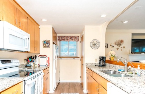 Surf City House | Time in a Bottle Oceanfront, Spacious 6 bedroom in Surf City!