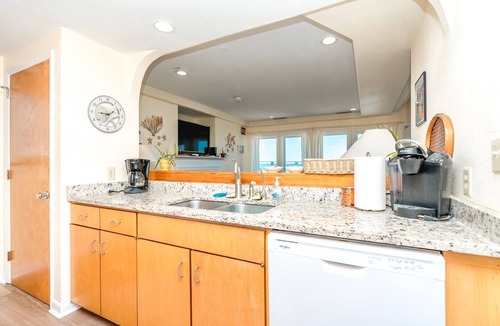 Surf City House | Time in a Bottle Oceanfront, Spacious 6 bedroom in Surf City!