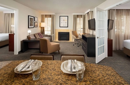 Brentwood Hotel | Time To Relax in Your Suite! Full Kitchen, Free Breakfast