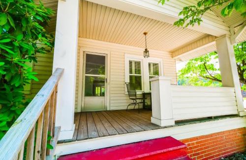 Williamstown House | Toccoa River House- Toccoa River Front-2br/2ba-wifi-walk to town-Free Activities
