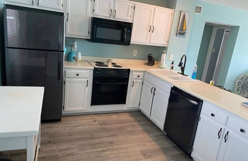 Sneads Ferry Condo | Topsail Paradise-Self Check-in and Steps to Beach!