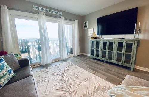 Sneads Ferry Condo | Topsail Paradise-Self Check-in and Steps to Beach!