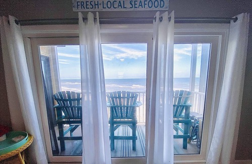 Sneads Ferry Condo | Topsail Paradise-Self Check-in and Steps to Beach!