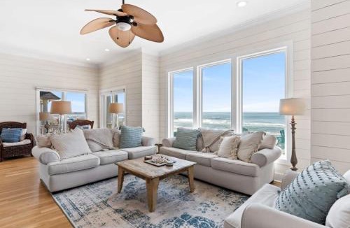 North Topsail Beach House | Topsail Treasure's - Oceanfront Luxury Spa Pool