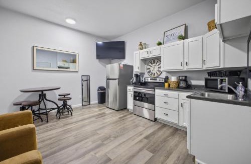 Maryville Apartment | Town Square Bunkhouse | 3BR · 1BA · Pet-Friendly
