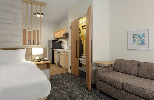 Oakley Hotel | Towneplace Suites By Marriott Cincinnati Oakley