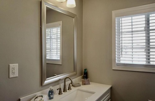 Branson Theater District Apartment | Townhome-Colonial B by Dreams2Reality Vacations- Includes FREE Attraction Tickets Daily!