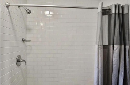 Branson Theater District Apartment | Townhome-Colonial B by Dreams2Reality Vacations- Includes FREE Attraction Tickets Daily!