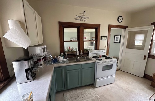 Petersburg House | Tranquil 7-bedroom house in charming small-town Petersburg