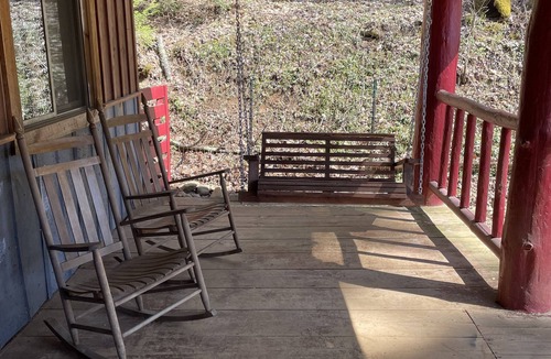 Greeneville Cabin | Tranquil cabin along the Appalachian Trail
