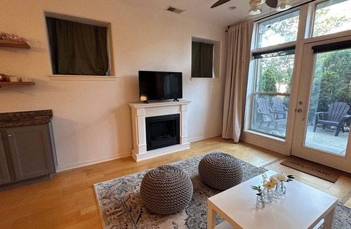 Clifton Heights Condo | Tranquil Gated 1-bedroom condo in Clifton with AC in charming Louisville