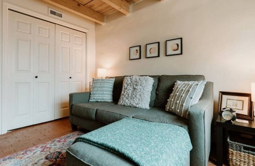 West Old Town House | Tranquil North Valley Hideaway
