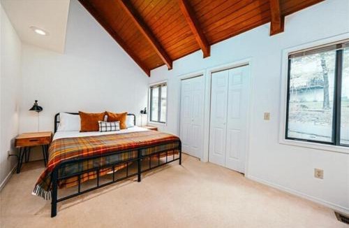 Bella Vista House | Treehouse style home near Lake Norwood