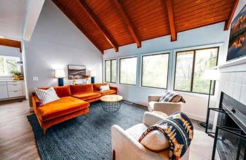 Bella Vista House | Treehouse style home near Lake Norwood