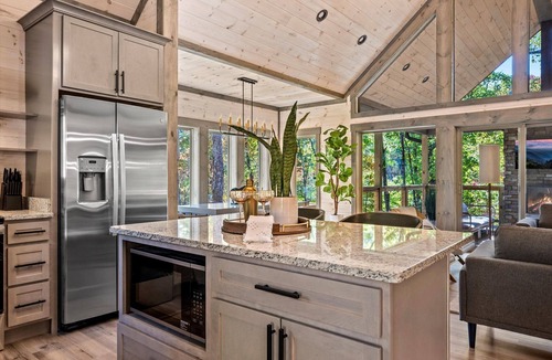 Wears Valley Cabin | Treehouse Swim Cabin: Swim Spa, Outdoor Living