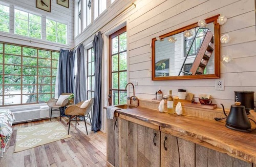 Chattanooga House | Treetop Hideaways - The Dogwood Treehouse