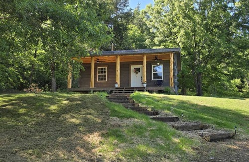 Bakerton Cabin | Trout & About Cabin Retreat Near Dale Hollow Lake & Cumberland River