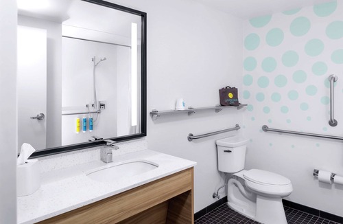 Gilbert Hotel | Tru by Hilton Gilbert