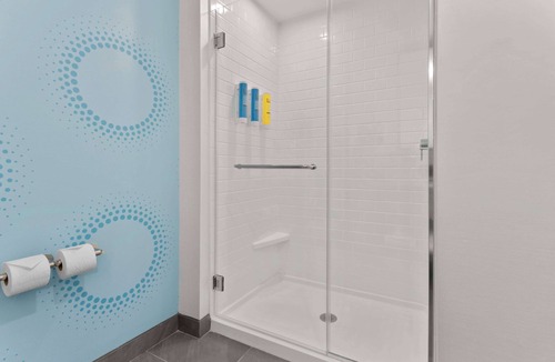 Lincoln Hotel | Tru By Hilton Lincoln East