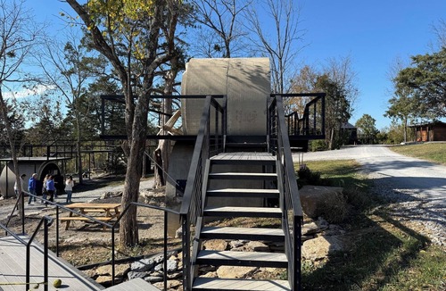 Lancaster RV Rental | Tube - 678