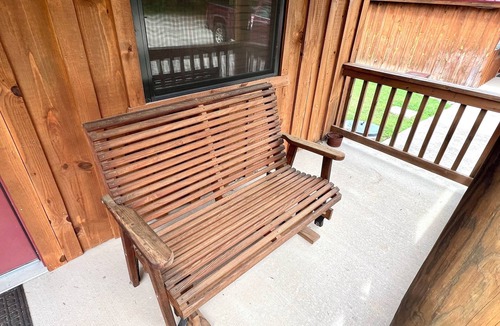 Mountain View Cabin | Turkey Trot #73 Cabin in town, walking distance to courthouse square.