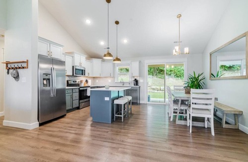 Manhattan House | TV Per Room, 3bd Centrally Located Near Ft Riley