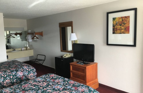 Branson Hotel | Twelve Oaks Inn