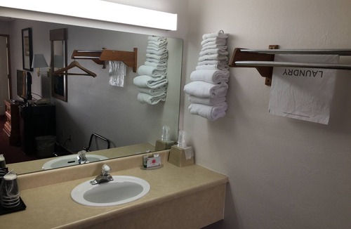 Branson Hotel | Twelve Oaks Inn
