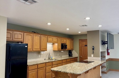 Stigler Hotel | Twin Lakes Inn and RV