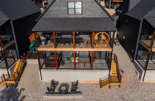 Hollister House | Two 7 bd homes w/hot tubs, sauna, & fire pits