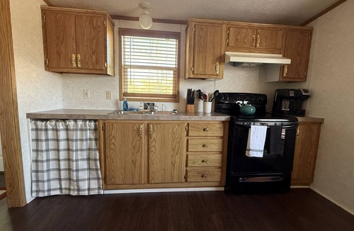 Buncombe Cottage | Two bedroom, two full bath cottage in rural Southern Illinois.