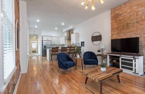 Covington Apartment | Two Condos for 14 Guests, 5 Bedrooms, Free Parking