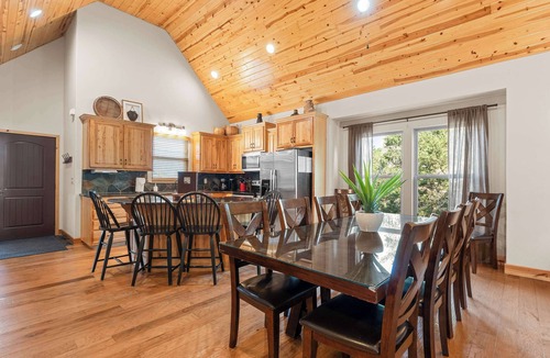 Hollister House | Two living rooms! Air Hockey! Pool! Fireplace!