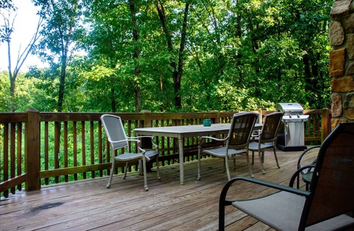Branson Cedars Cabin | Two Master Suites, Great for 2 couples, Walking distance to Thunder Ridge Arena