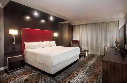 Bridgeport Hotel | Two Queen Room at a Hotel