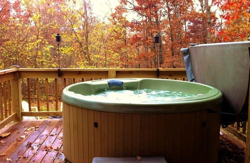 Steelville Cabin | Two-Story Log Cabin Rental with a Hot Tub near Upper Meramec River, Missouri