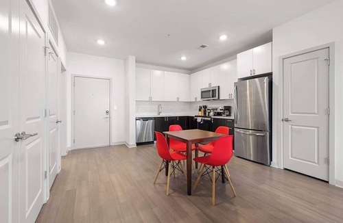 Downtown Louisville Apartment | TWO Stunning Nulu CozySuites