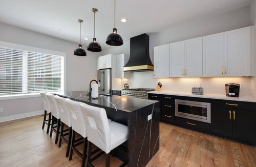 West End House | Two Townhomes | Rooftop Lounges | Skyline Views