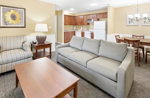 Branson Apartment | Ultimate Getaway: 3 Villas, Pools, Golf, S’mores, Fishing & Games Galore!