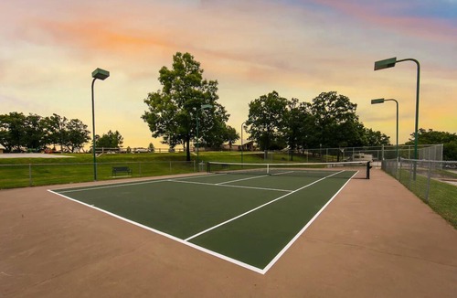 Branson Apartment | Ultimate Getaway: 3 Villas, Pools, Golf, S’mores, Fishing & Games Galore!