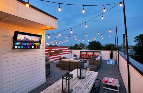 Nashville House | Ultimate Rooftop Double Games BBQ Skyline Views