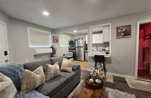 Riverside Apartment | Ultra Clean 2BT w/2 Kings Near MCI and T-Mobile Center