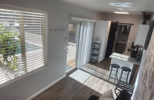 Anthem Cottage | Unique 1-bdrm poolhouse with 24hr access to Pool & Jacuzzi