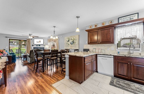 Table Rock Condo | Uniquely charming Pet Friendly 2 Bed condo near the strip at Pointe Royale!