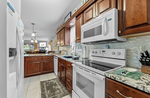 Table Rock Condo | Uniquely charming Pet Friendly 2 Bed condo near the strip at Pointe Royale!