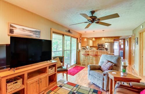 Bronston House | Unwind Near the Lake | Fire Pit Marina Nearby