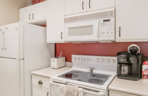 Branson Condo | Updated 2 BR Condo ~ Near the 76 Strip! FREE TICKETS INCLUDED! (CH1-35)