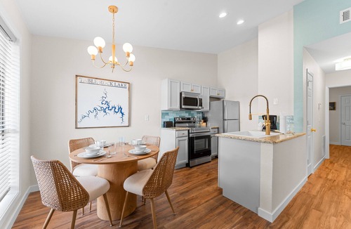 Kimberling City House | Upgraded Retreat with Cmty Pool, Cmty Pickleball, Mini Golf, Hiking Trail & Free Attraction Tickets