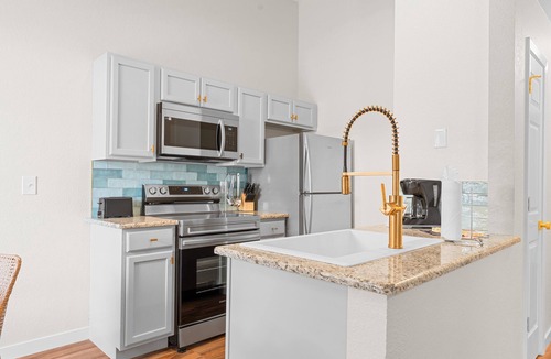 Kimberling City House | Upgraded Retreat with Cmty Pool, Cmty Pickleball, Mini Golf, Hiking Trail & Free Attraction Tickets