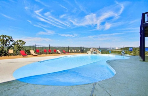 Indian Point Condo | Upscale Condo closest to SILVER DOLLAR CITY, TABLE ROCK LAKE & BRANSON GOLF
